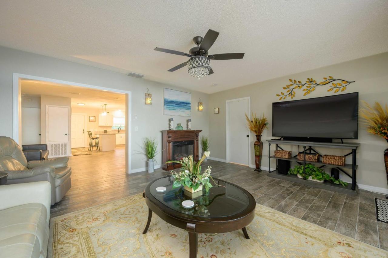 Lakefront Home With Screened Porch And Grill Winter Haven Extérieur photo